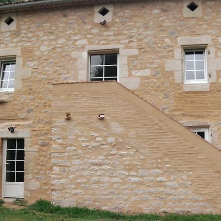 Вилла Meuble 2/4 Personnes Noaillac Экстерьер фото