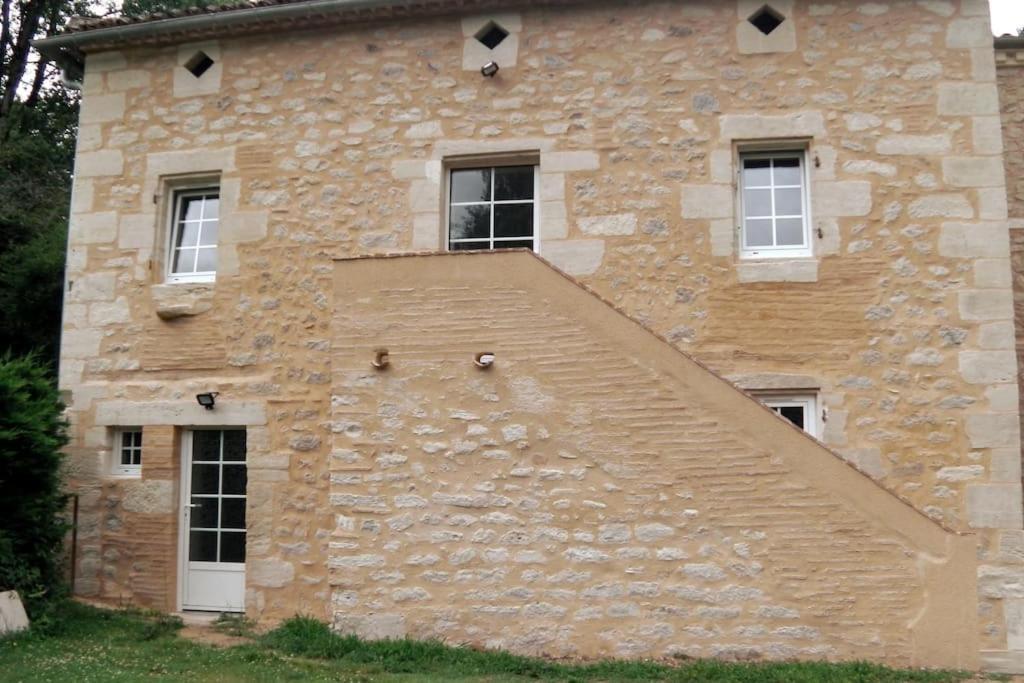 Вилла Meuble 2/4 Personnes Noaillac Экстерьер фото